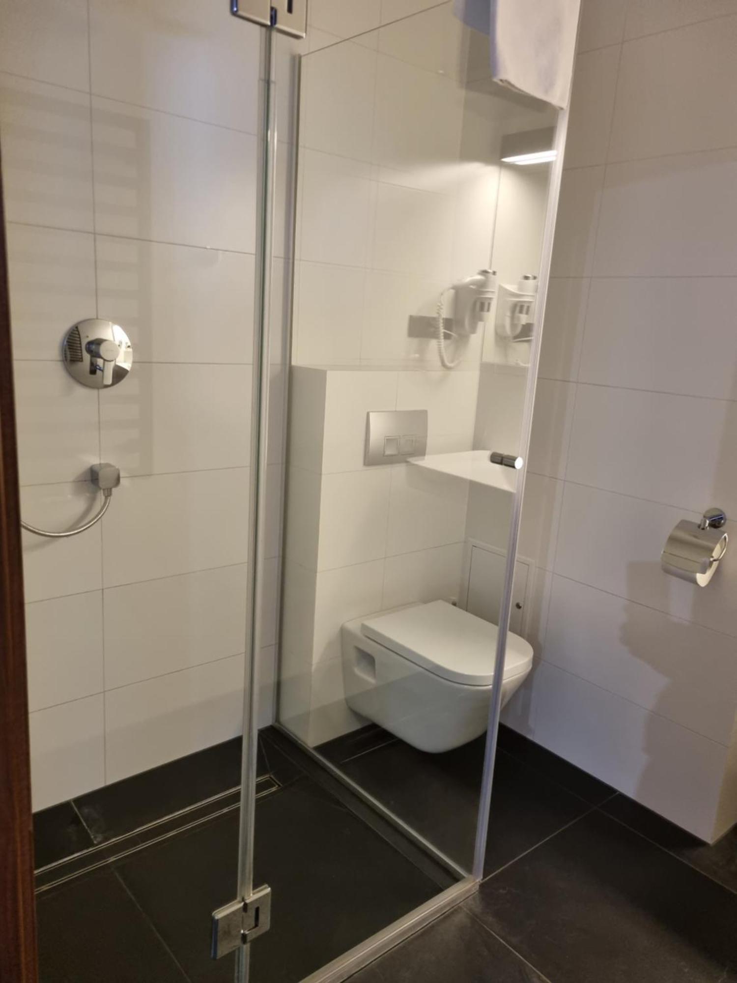 Terminal Hotel Wroclaw Bagian luar foto