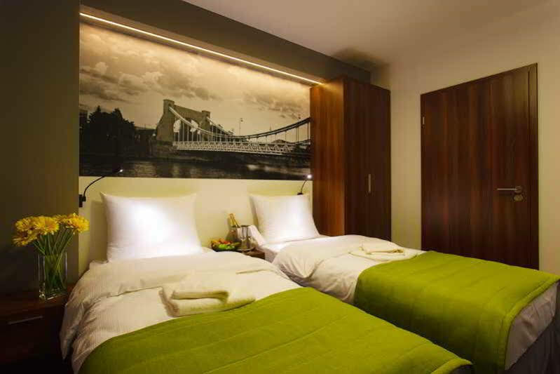 Terminal Hotel Wroclaw Bagian luar foto